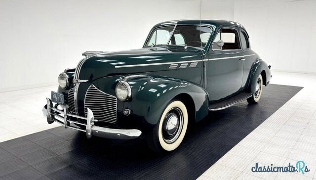 1940' Pontiac Deluxe photo #1