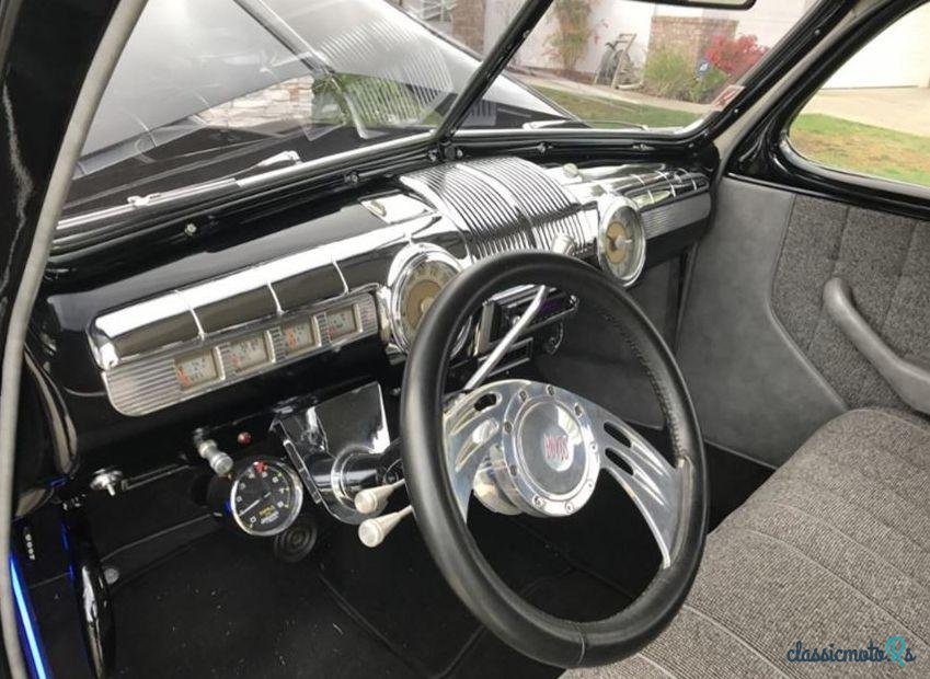 1947' Ford Deluxe photo #3