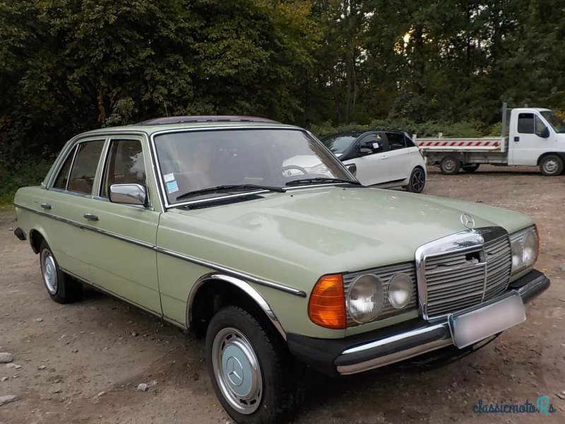 1978' Mercedes-Benz W123 photo #1