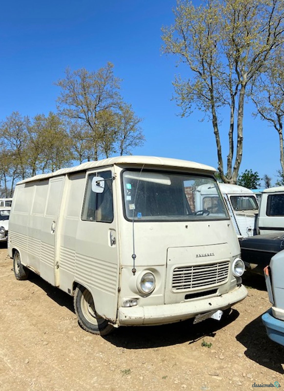 1976' Peugeot J7 Long Wheelbase photo #1