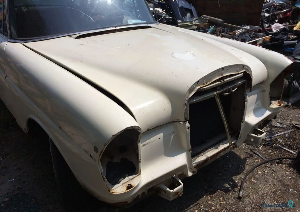 1962' Mercedes-Benz W111 photo #5