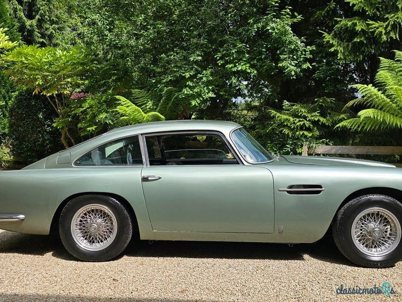 1965' Aston Martin DB5 photo #4