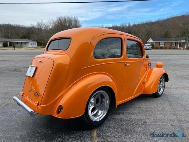 1948' Ford Anglia photo #5