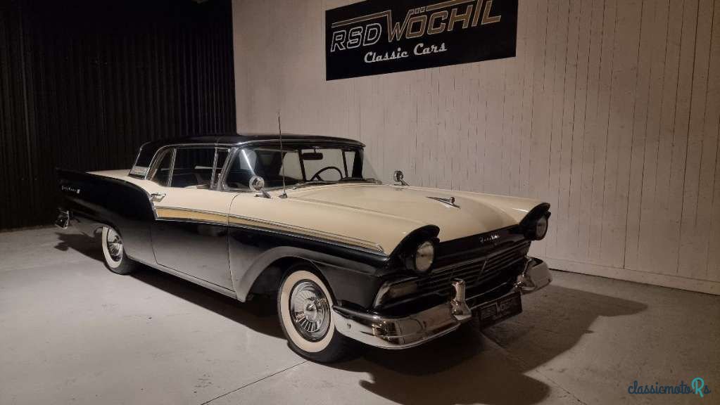 1957' Ford Fairlane photo #1