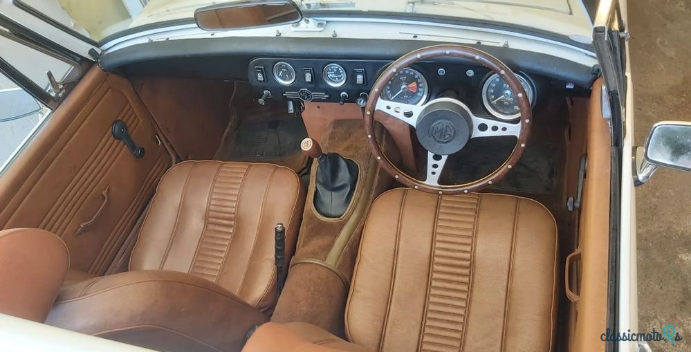 1977' MG Midget photo #2