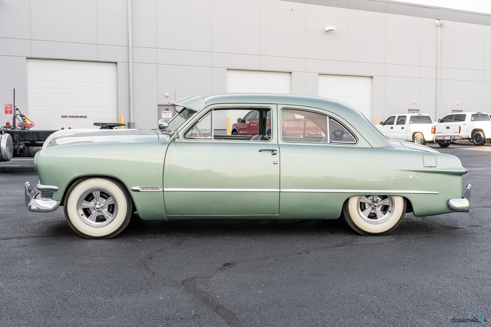 1950' Ford Custom Deluxe photo #1