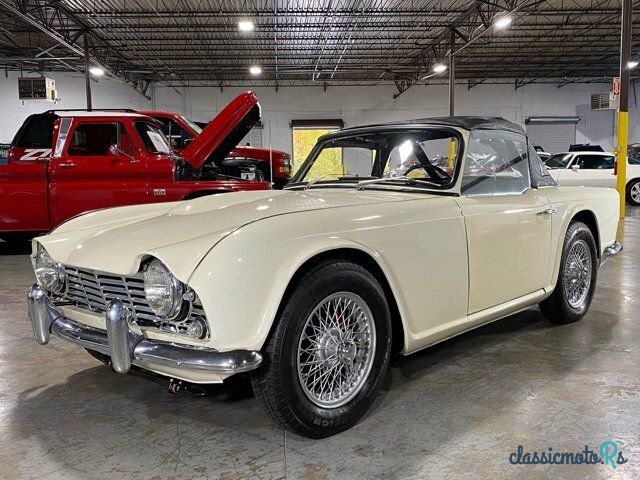 1965' Triumph TR4 photo #1