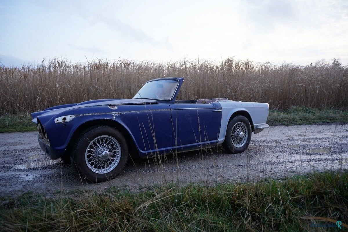 1967' Triumph TR4 photo #5