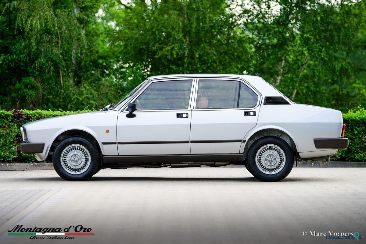 1983' Alfa Romeo Alfetta photo #2