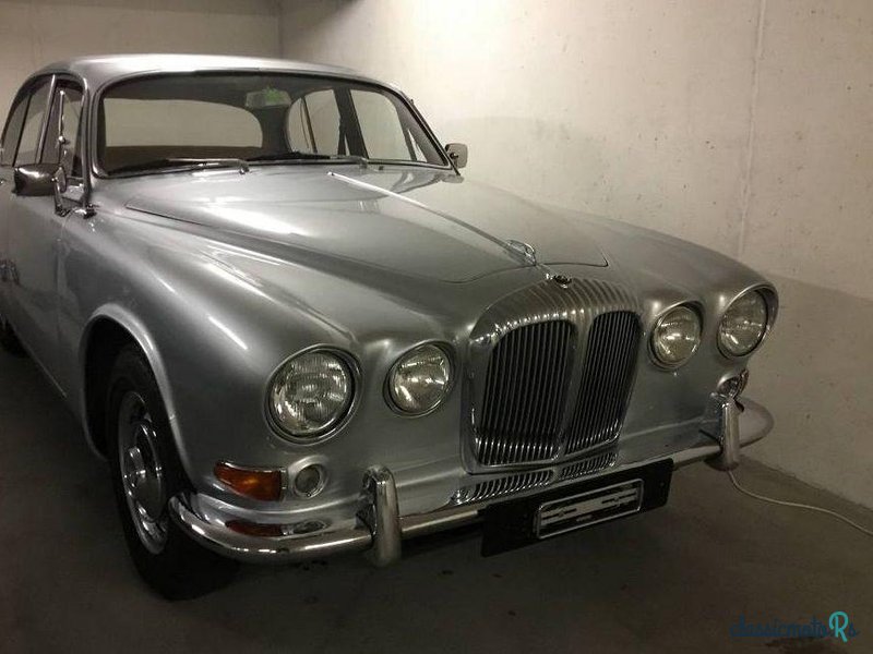 1969' Jaguar Daimler photo #2