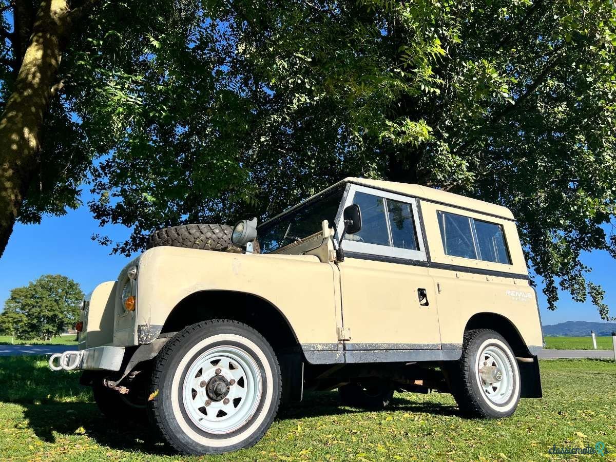1980' Land Rover Series III photo #4
