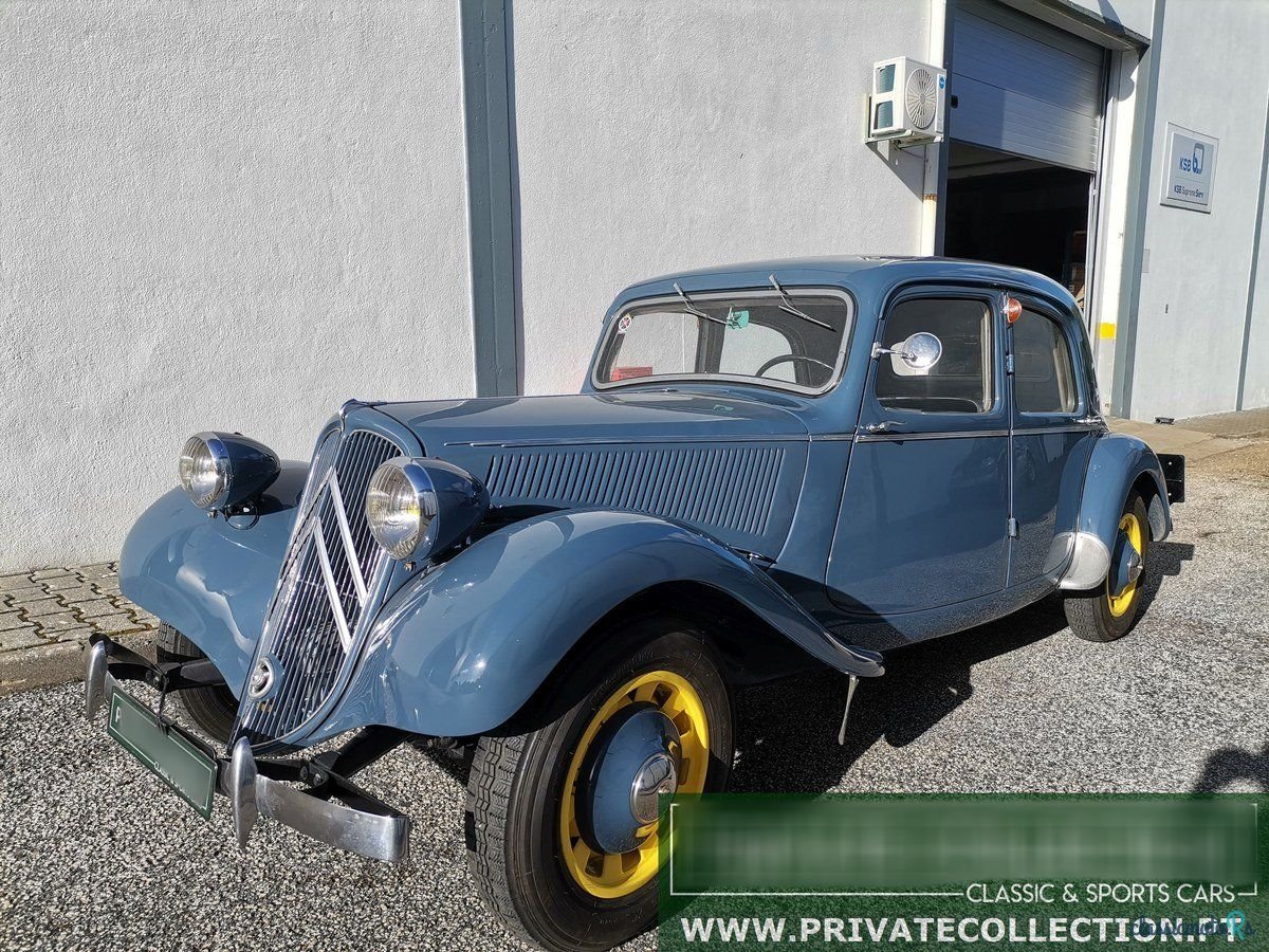 1946' Citroen Traction Avant photo #1
