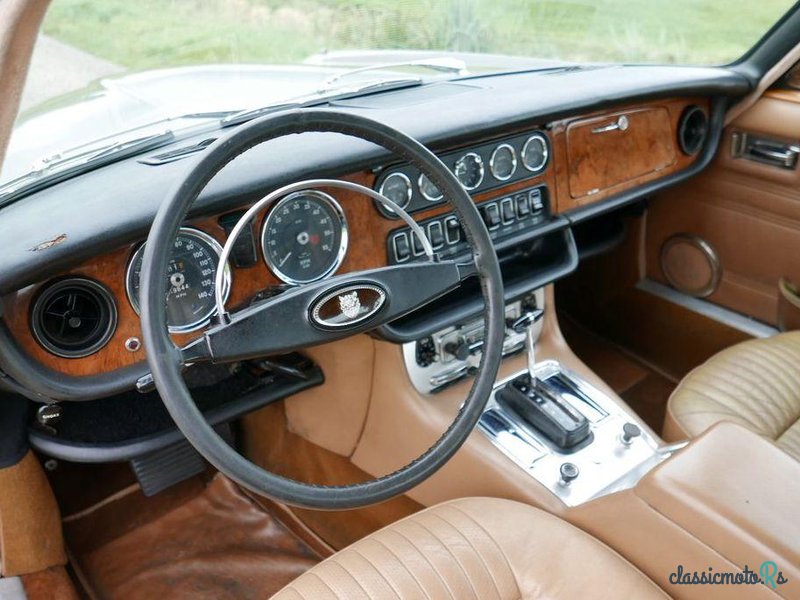 1970' Jaguar XJ6 4.2 Series 1 photo #3
