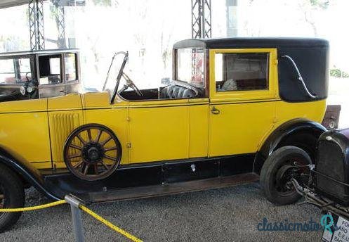 1922' Renault Coupe Deville photo #5