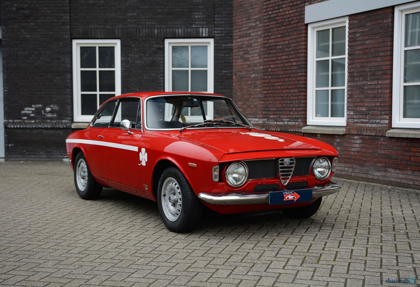 1968' Alfa Romeo Giulia 1300 Junior photo #1