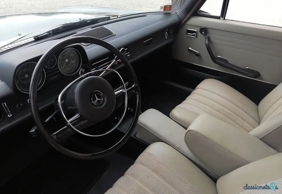 1967' Mercedes-Benz W114 photo #6