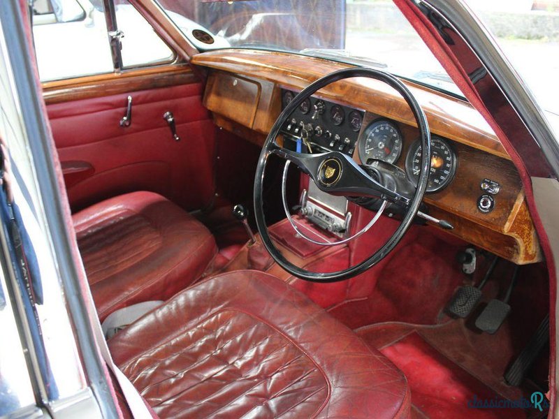 1966' Jaguar Mk2 photo #1