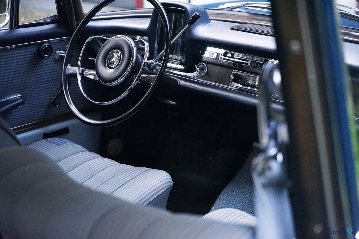 1965' Mercedes-Benz 220 photo #5