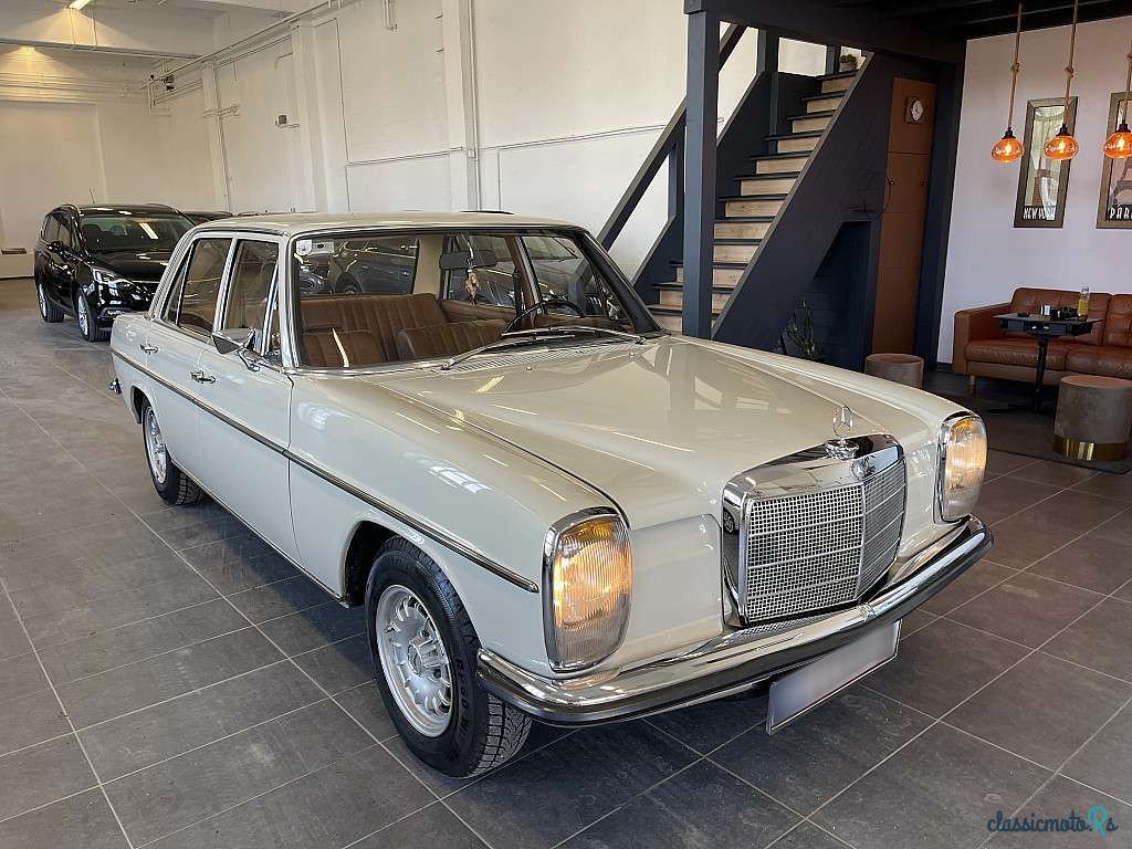 1968' Mercedes-Benz 200 D W114 photo #1