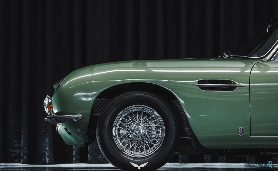 1967' Aston Martin DB6 photo #3