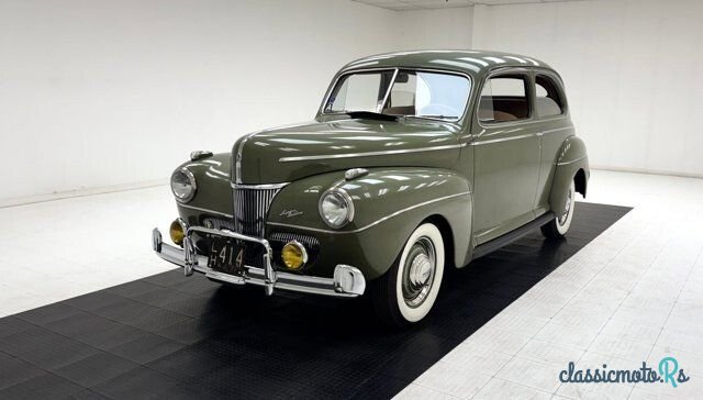 1941' Ford Super Deluxe photo #1
