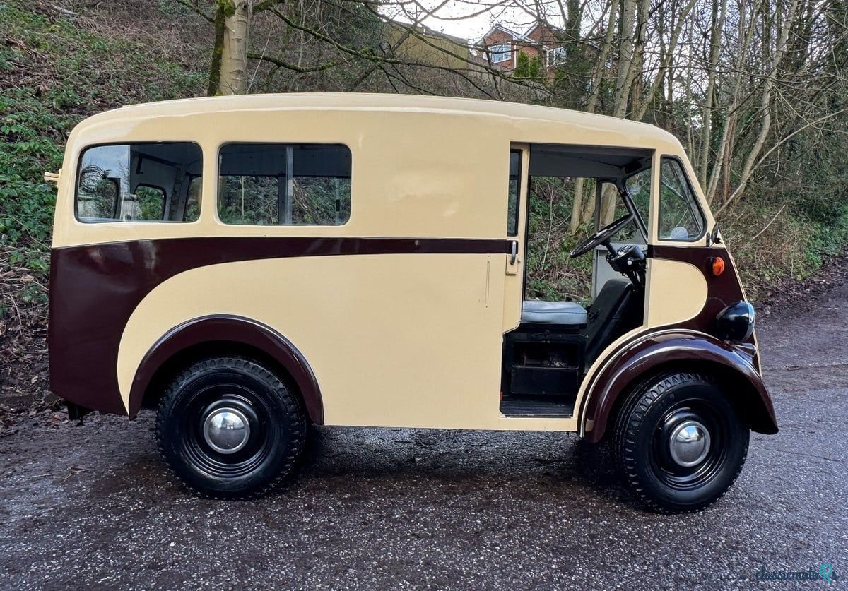 1956' Morris J Type photo #2