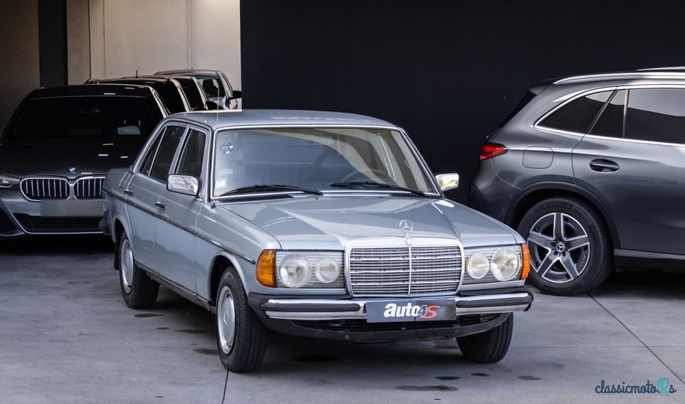 1983' Mercedes-Benz W123 photo #1