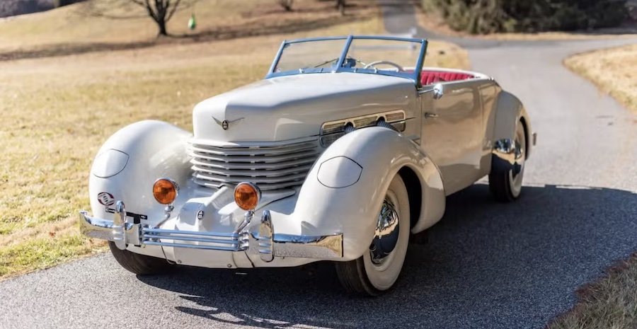 1937 Cord 812 Phaeton