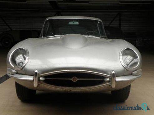 1967' Jaguar E Type E-Type S1 2+2 Coupe photo #3