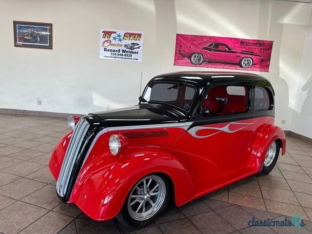 1948' Ford Anglia photo #2