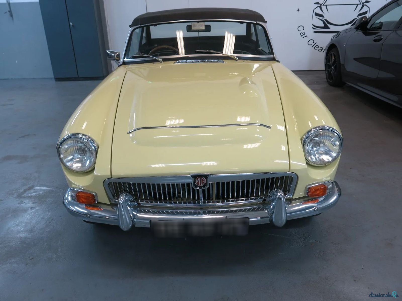 1969' MG MGC photo #4