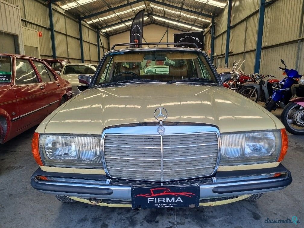 1979' Mercedes-Benz 300 photo #1