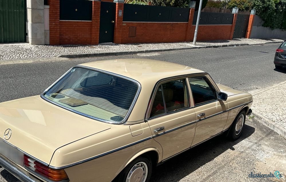 1981' Mercedes-Benz W123 photo #5