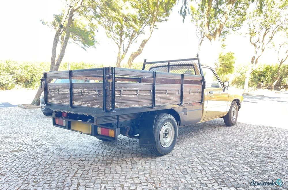 1988' Toyota Hilux photo #6