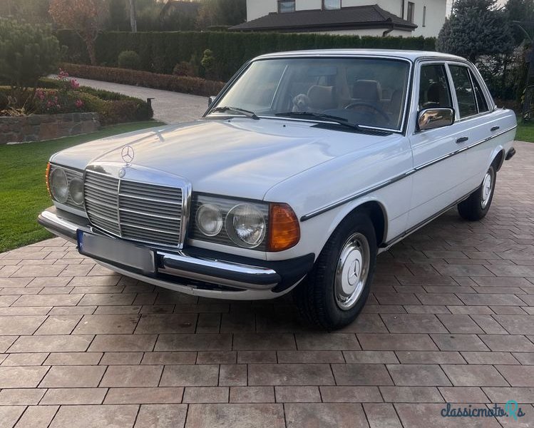 1980' Mercedes-Benz W123 photo #1