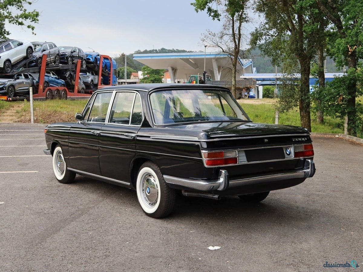 1975' BMW 2000 photo #3