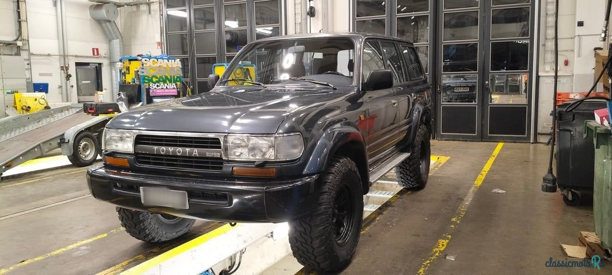 1990' Toyota Land Cruiser photo #2