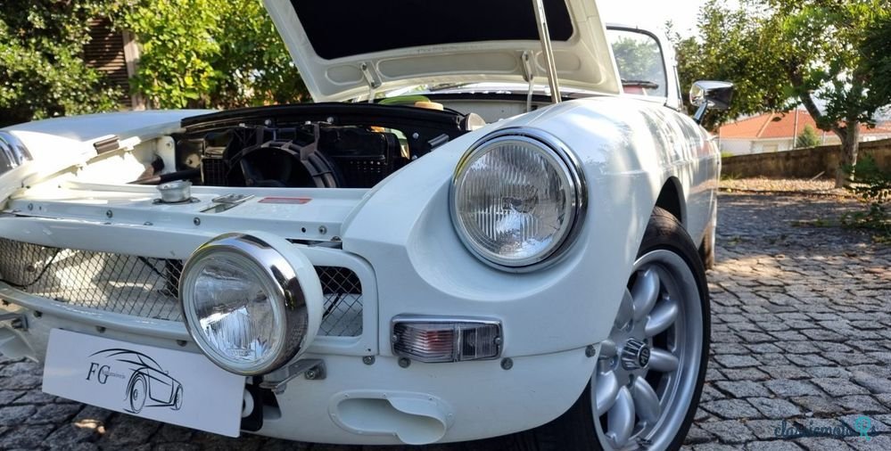 1973' MG MGB photo #2