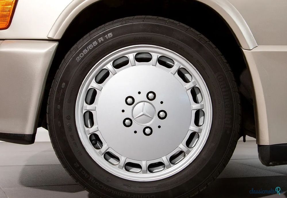 1990' Mercedes-Benz 190 photo #5