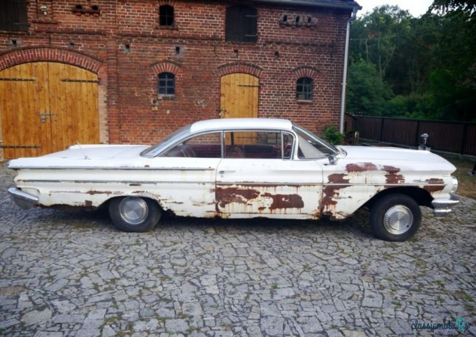 1960' Pontiac Bonneville photo #6