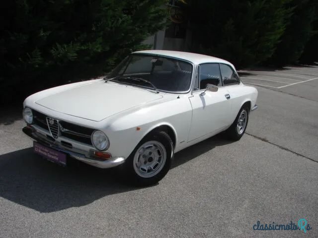 1971' Alfa Romeo Gt Junior photo #1