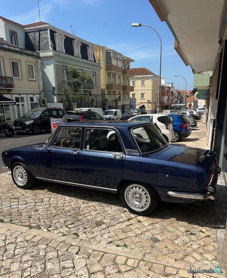 1977' Alfa Romeo 2000 photo #4