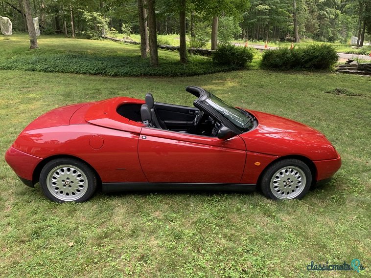 1995' Alfa Romeo Spider photo #2