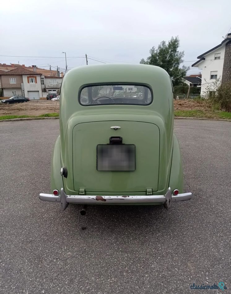 1949' Ford Anglia photo #3