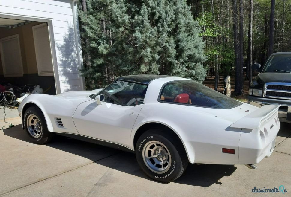1980' Chevrolet Corvette photo #2