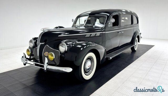 1940' Pontiac Deluxe photo #1