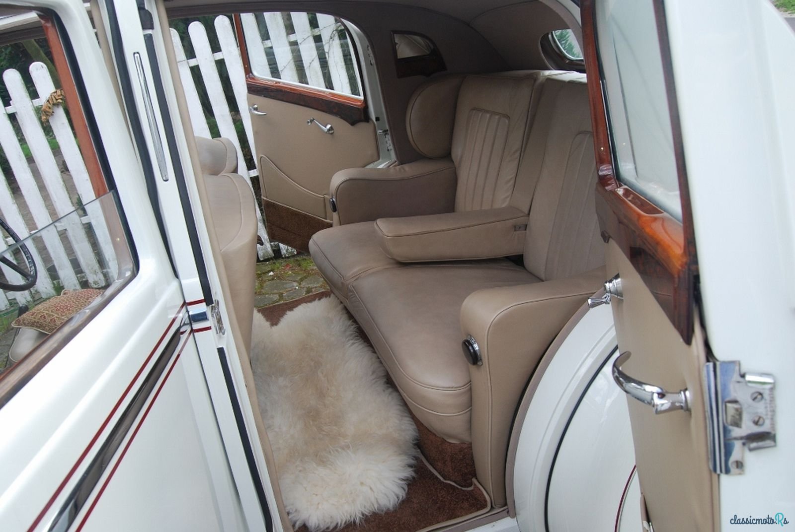 1948' Rolls-Royce Silver Wraith photo #3