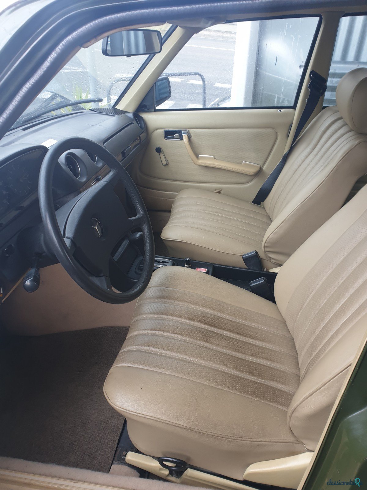 1980' Mercedes-Benz 240D photo #5