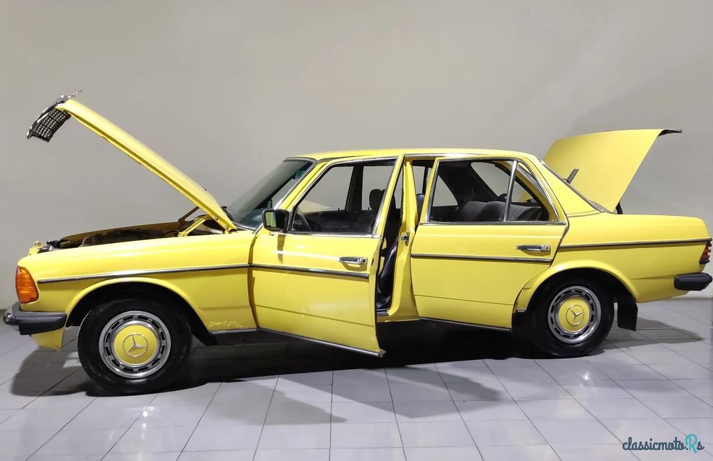 1976' Mercedes-Benz 200 photo #3