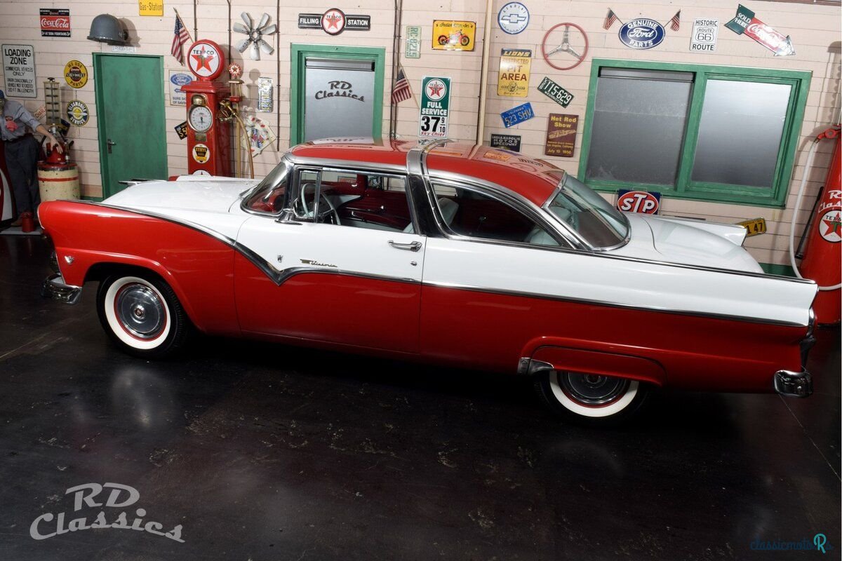 1955' Ford Fairlane photo #1